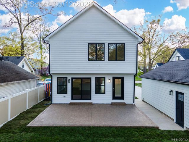 1303 Mohawk Avenue, Royal Oak, MI 48067