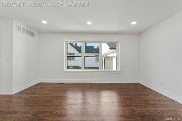 1303 Mohawk Avenue, Royal Oak, MI 48067