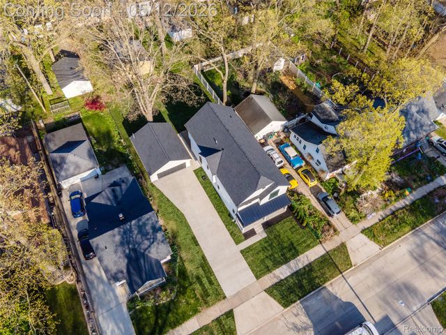 1303 Mohawk Avenue, Royal Oak, MI 48067