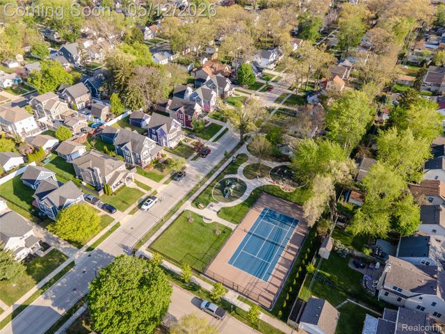 1303 Mohawk Avenue, Royal Oak, MI 48067