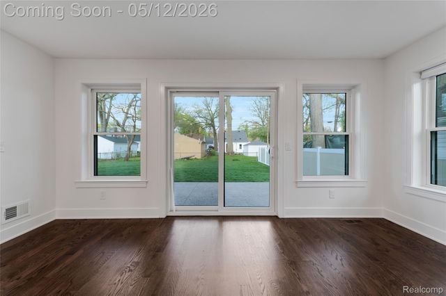 1303 Mohawk Avenue, Royal Oak, MI 48067