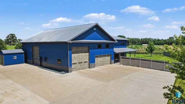 27404 470th Ave Avenue, Lennox, SD 57039