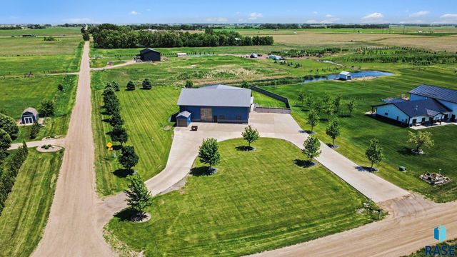 27404 470th Ave Avenue, Lennox, SD 57039