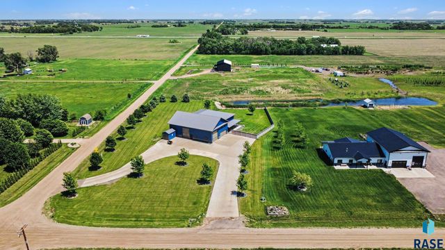 27404 470th Ave Avenue, Lennox, SD 57039