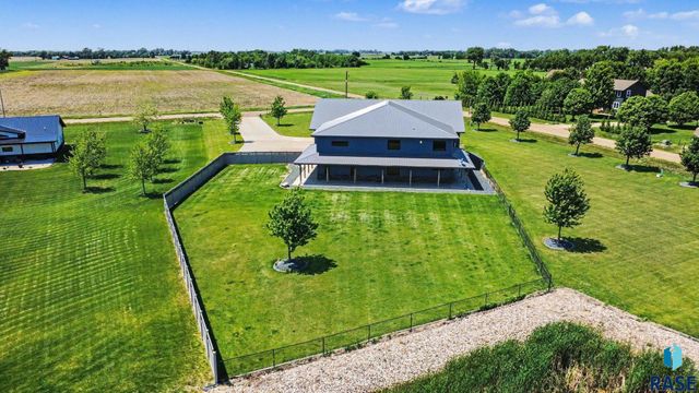 27404 470th Ave Avenue, Lennox, SD 57039