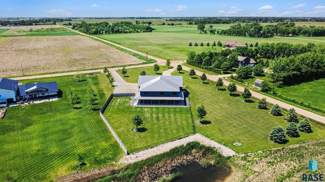 27404 470th Ave Avenue, Lennox, SD 57039
