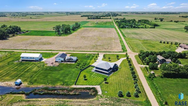 27404 470th Ave Avenue, Lennox, SD 57039