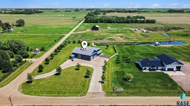 27404 470th Ave Avenue, Lennox, SD 57039