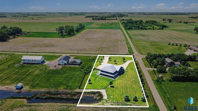 27404 470th Ave Avenue, Lennox, SD 57039