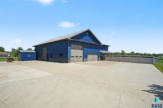 27404 470th Ave Avenue, Lennox, SD 57039