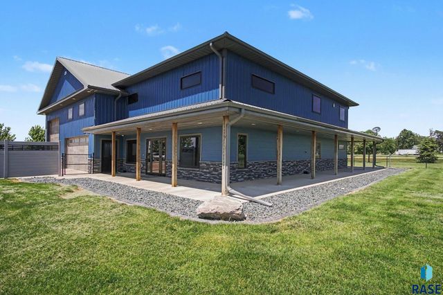 27404 470th Ave Avenue, Lennox, SD 57039