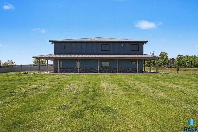 27404 470th Ave Avenue, Lennox, SD 57039