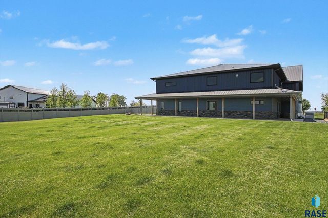 27404 470th Ave Avenue, Lennox, SD 57039