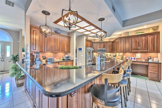 5103 BROKEN SOUND LANE, Valrico, FL 33596