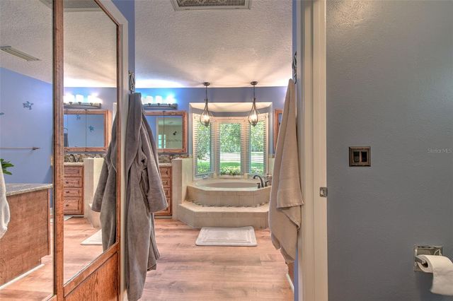 5103 BROKEN SOUND LANE, Valrico, FL 33596