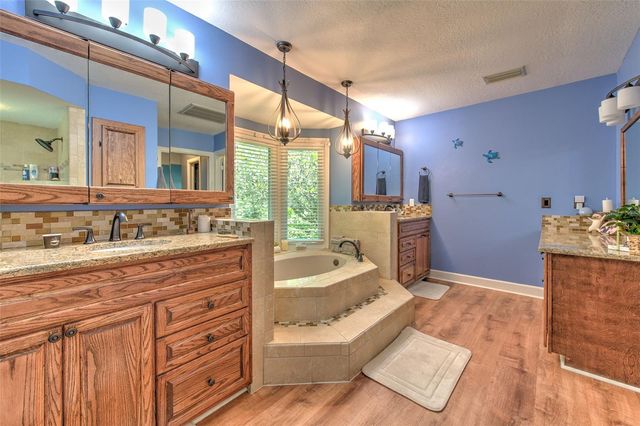 5103 BROKEN SOUND LANE, Valrico, FL 33596