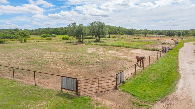 930 County Road 161 Road, Stephenville, TX 76401