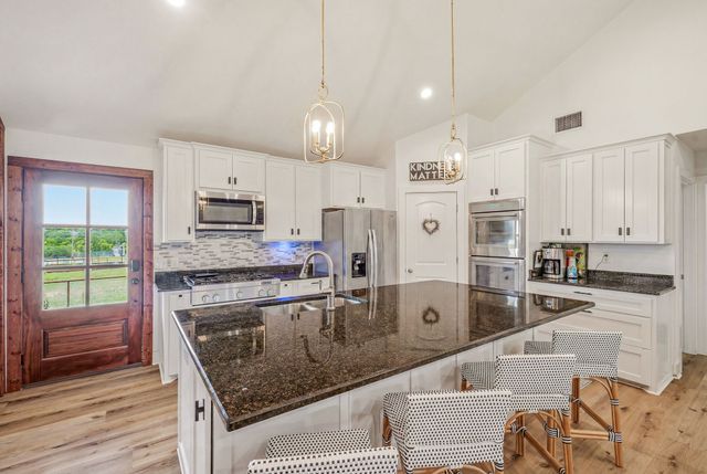 930 County Road 161 Road, Stephenville, TX 76401