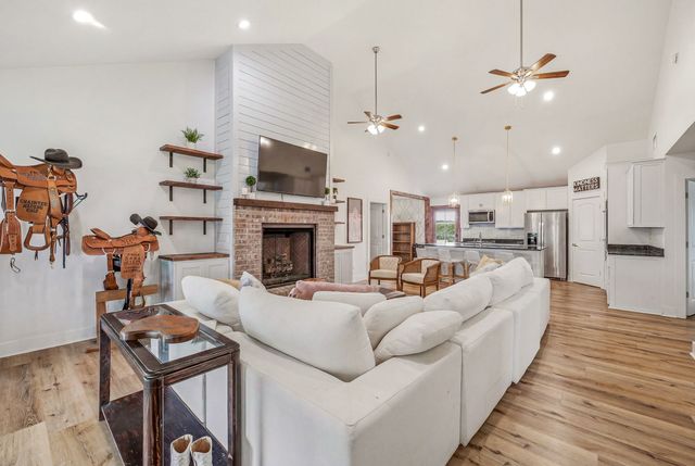 930 County Road 161 Road, Stephenville, TX 76401