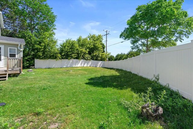 3662 S 32nd STREET, Greenfield, WI 53221