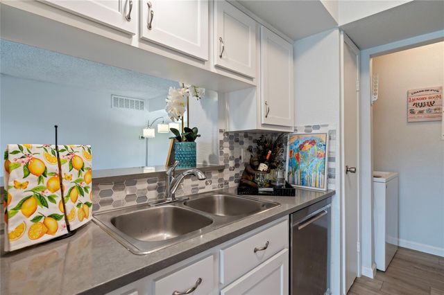 1500 Bay Area Boulevard 287, Houston, TX 77058