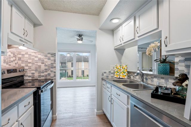 1500 Bay Area Boulevard 287, Houston, TX 77058