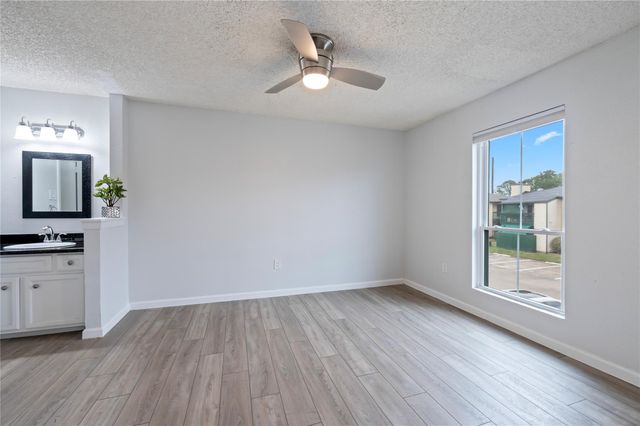 1500 Bay Area Boulevard 287, Houston, TX 77058