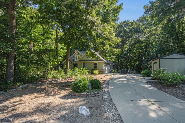 5477 Fairview Street, Stevensville Vllg, MI 49127