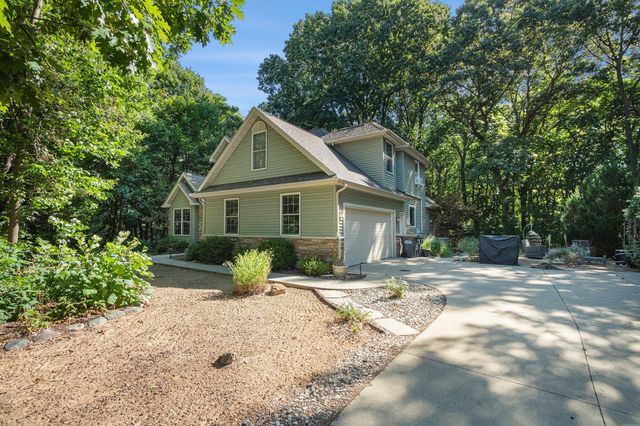 5477 Fairview Street, Stevensville Vllg, MI 49127