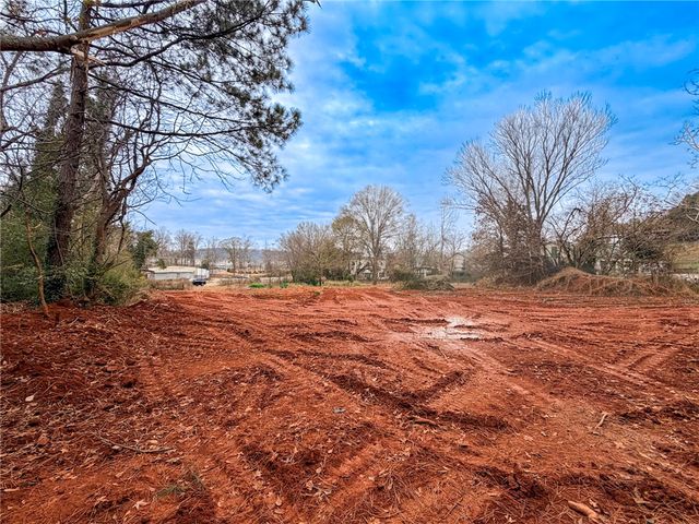 2723B Poinsett Highway, Greenville, SC 29617