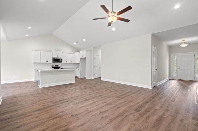 1425 Loop Circle, Longs, SC 29568