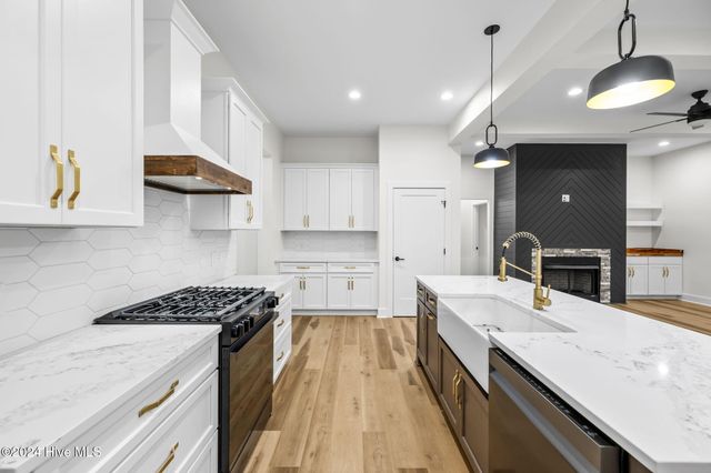173 Grace Court, West End, NC 27376
