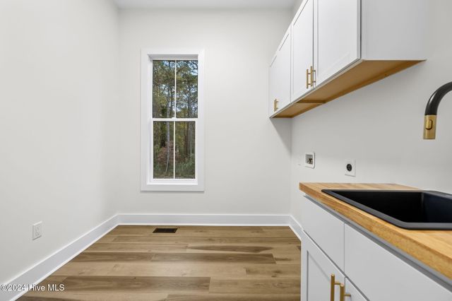 173 Grace Court, West End, NC 27376