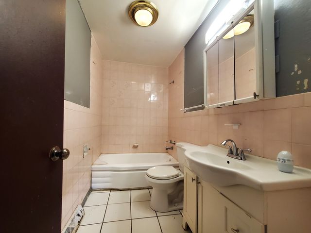 3025 Sherwood Avenue, Markham, IL 60428