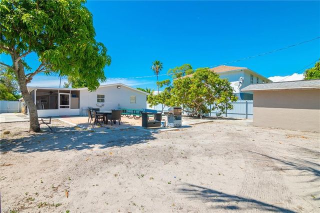 5350 Catts ST, Naples, FL 34113