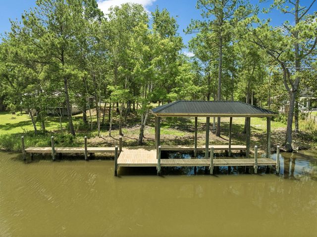 92 Waterside Lane, Freeport, FL 32439