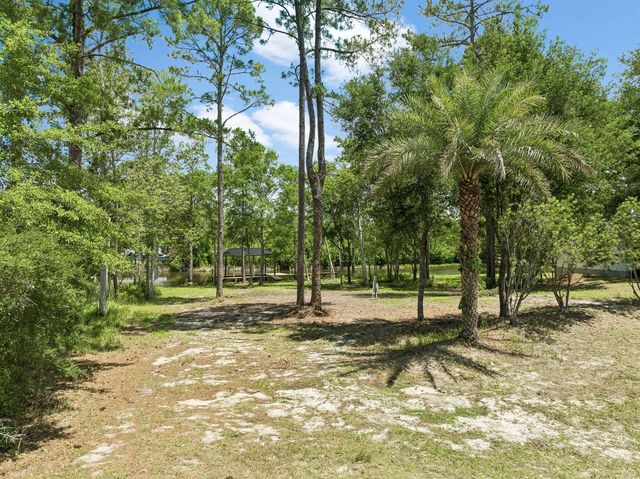 92 Waterside Lane, Freeport, FL 32439