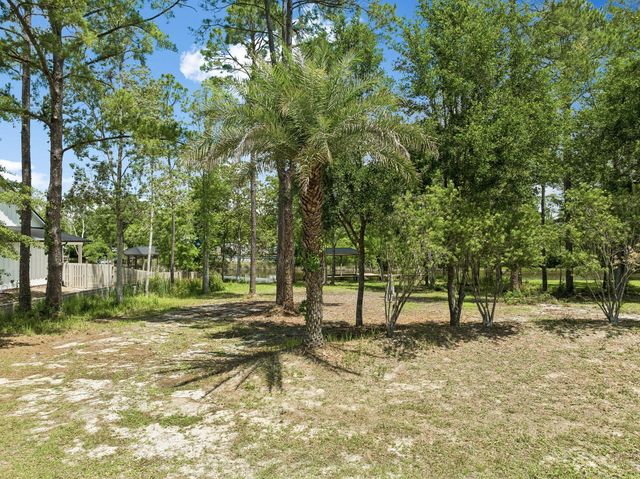 92 Waterside Lane, Freeport, FL 32439