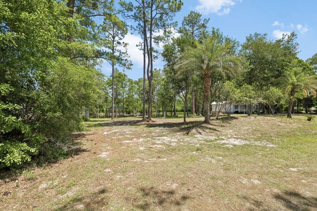 92 Waterside Lane, Freeport, FL 32439