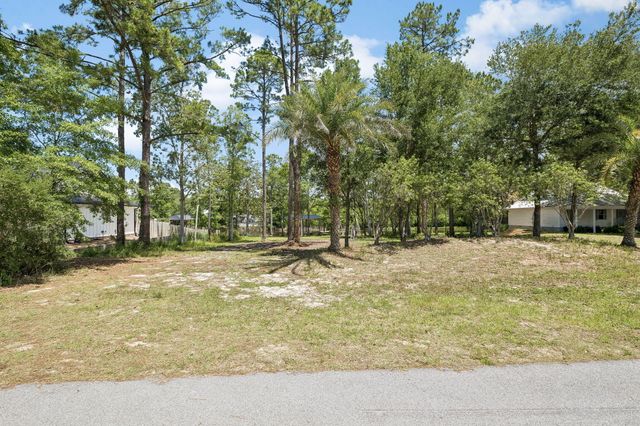 92 Waterside Lane, Freeport, FL 32439