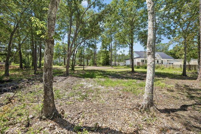 92 Waterside Lane, Freeport, FL 32439