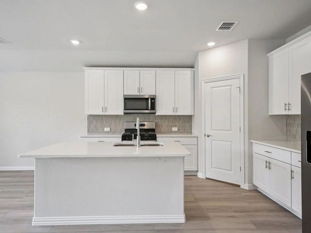 6400 Texas Ranger Trail, Fort Worth, TX 76036
