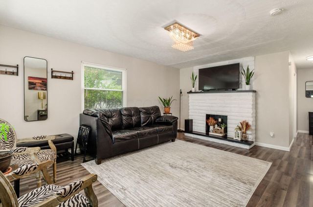 2858 Fairwood Avenue, Columbus, OH 43207