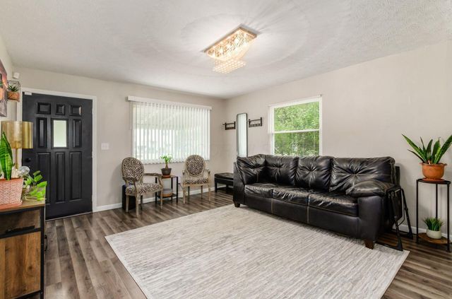 2858 Fairwood Avenue, Columbus, OH 43207