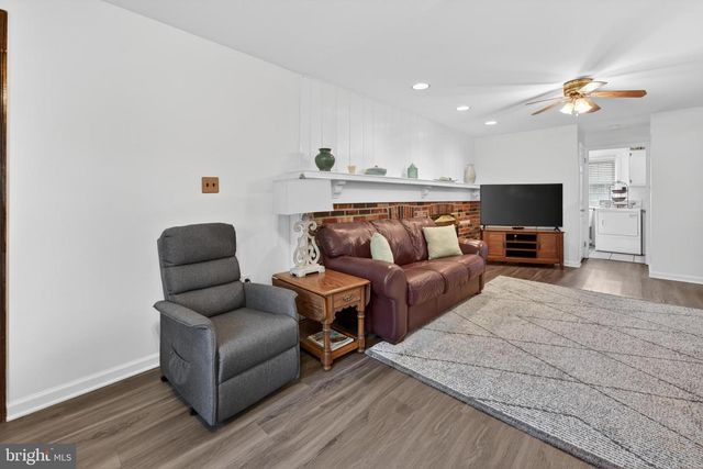 114 WINDMOOR RD, Delran, NJ 08075
