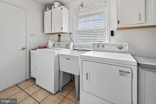 114 WINDMOOR RD, Delran, NJ 08075
