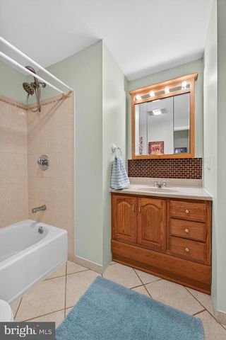 114 WINDMOOR RD, Delran, NJ 08075