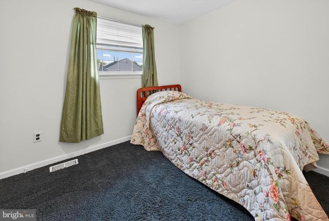114 WINDMOOR RD, Delran, NJ 08075