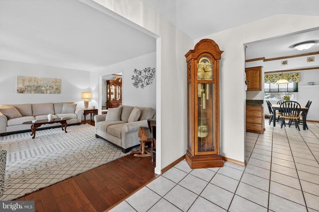 114 WINDMOOR RD, Delran, NJ 08075