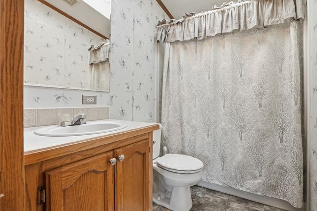 33 Drake Lane, Beecher, IL 60401